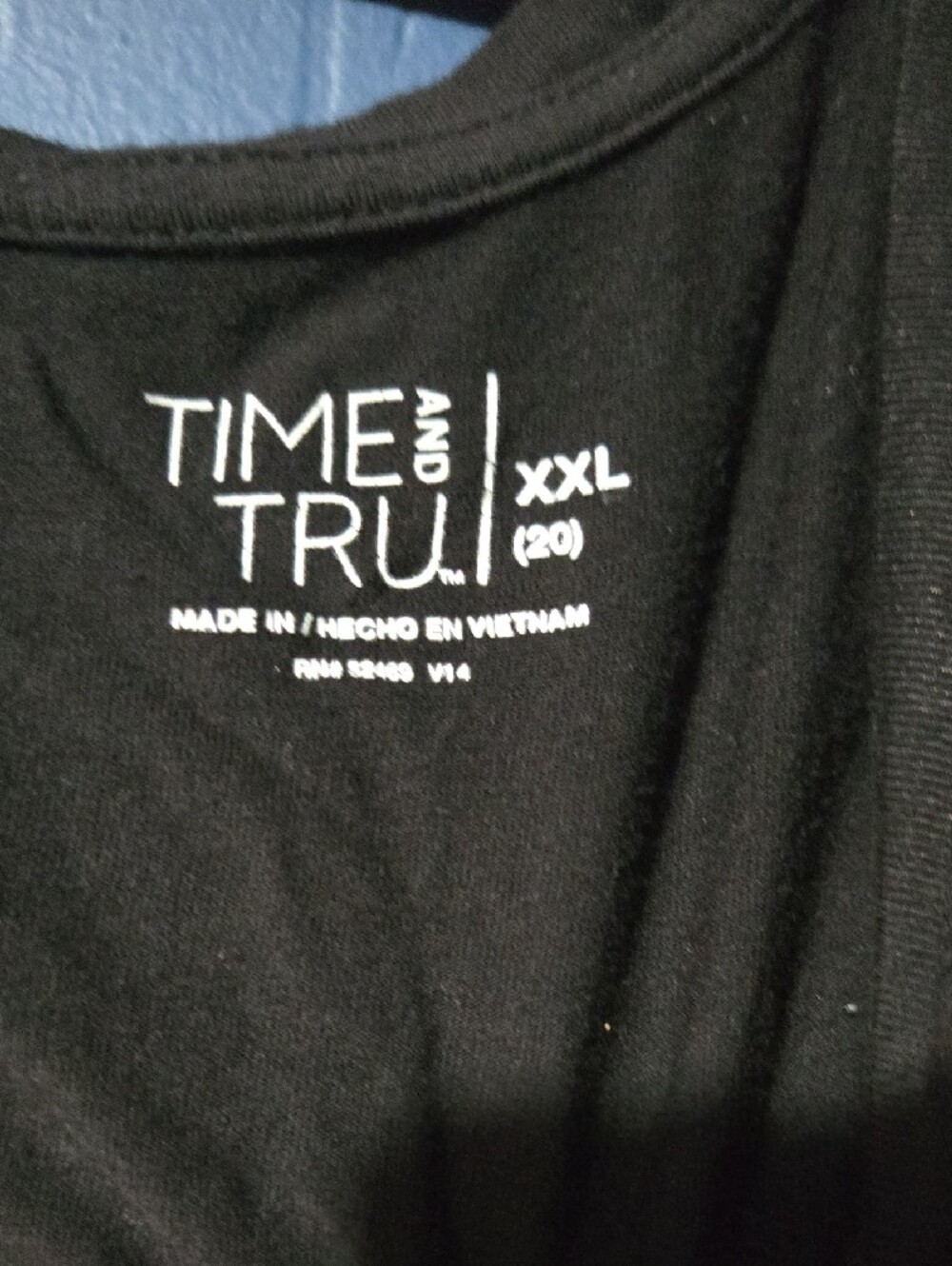 Time and Tru Black V-Neck Sleeveless Tank Top - Picture 2 of 3